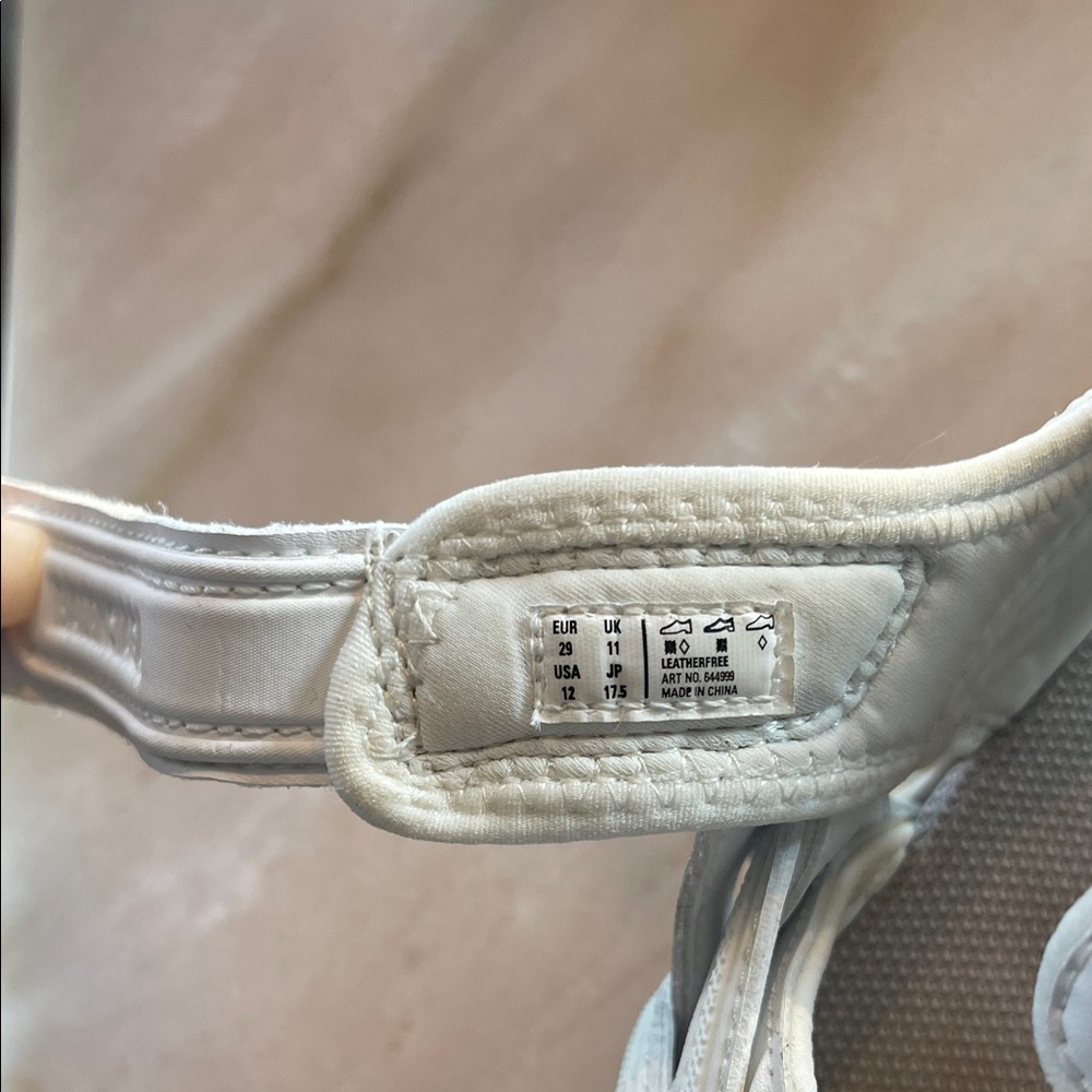Balenciaga Kids Cream Sandals - Picture 7 of 7